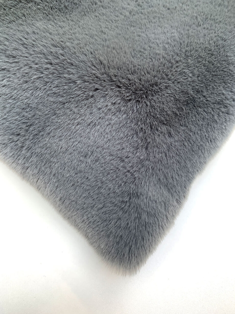 Nuances Fabrics Tissu Fourrure Syrah Ardoise 1