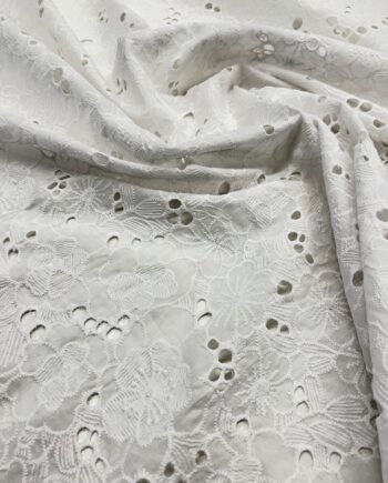Tissu Broderie Anglaise Blanche Motif Floral Olivia1
