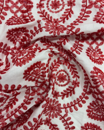 Tissu Broderie anglaise festonnée Kate 3