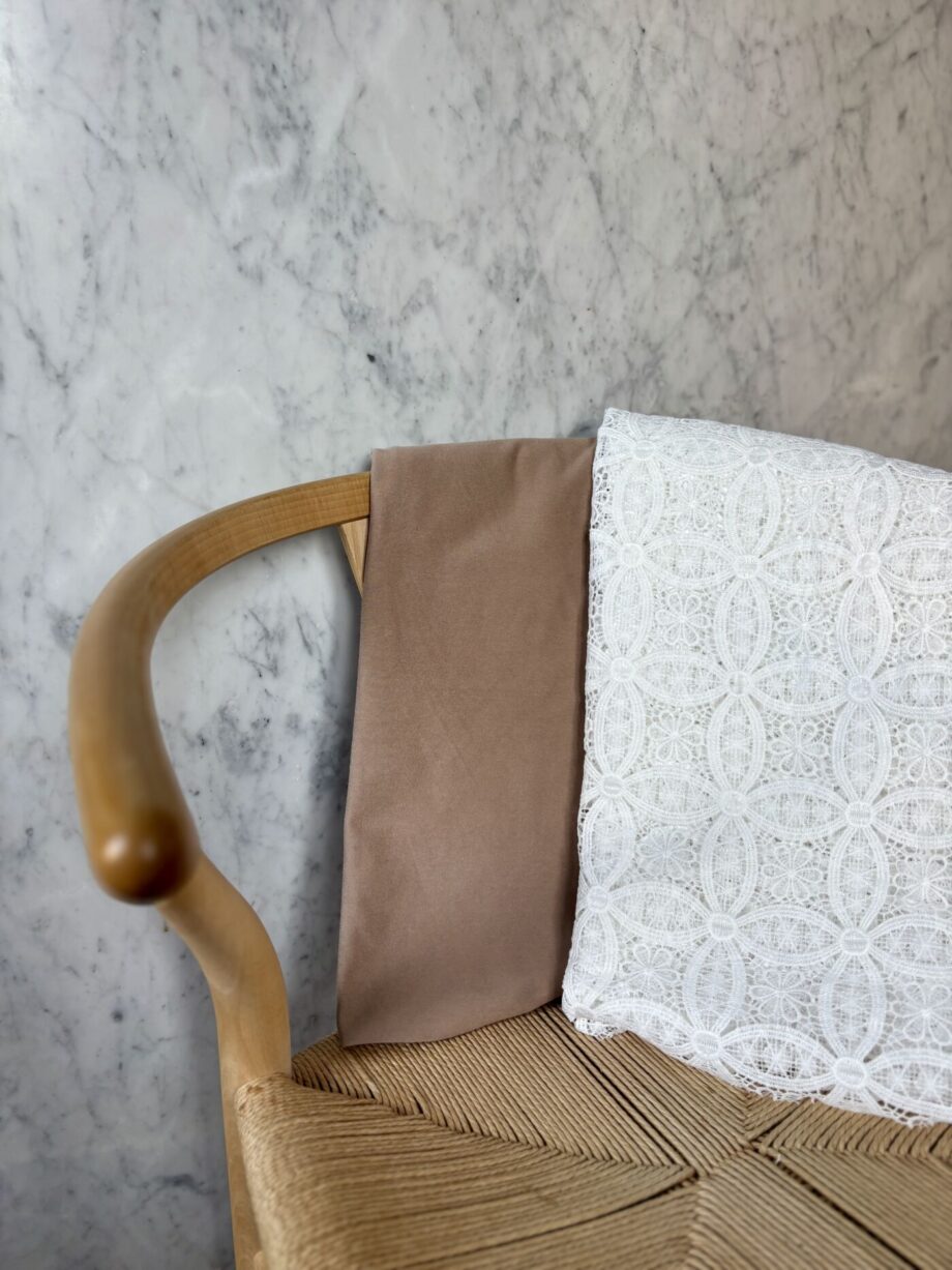 Box alicia guipure écru aspect daim nuances fabrics tissu au mètre