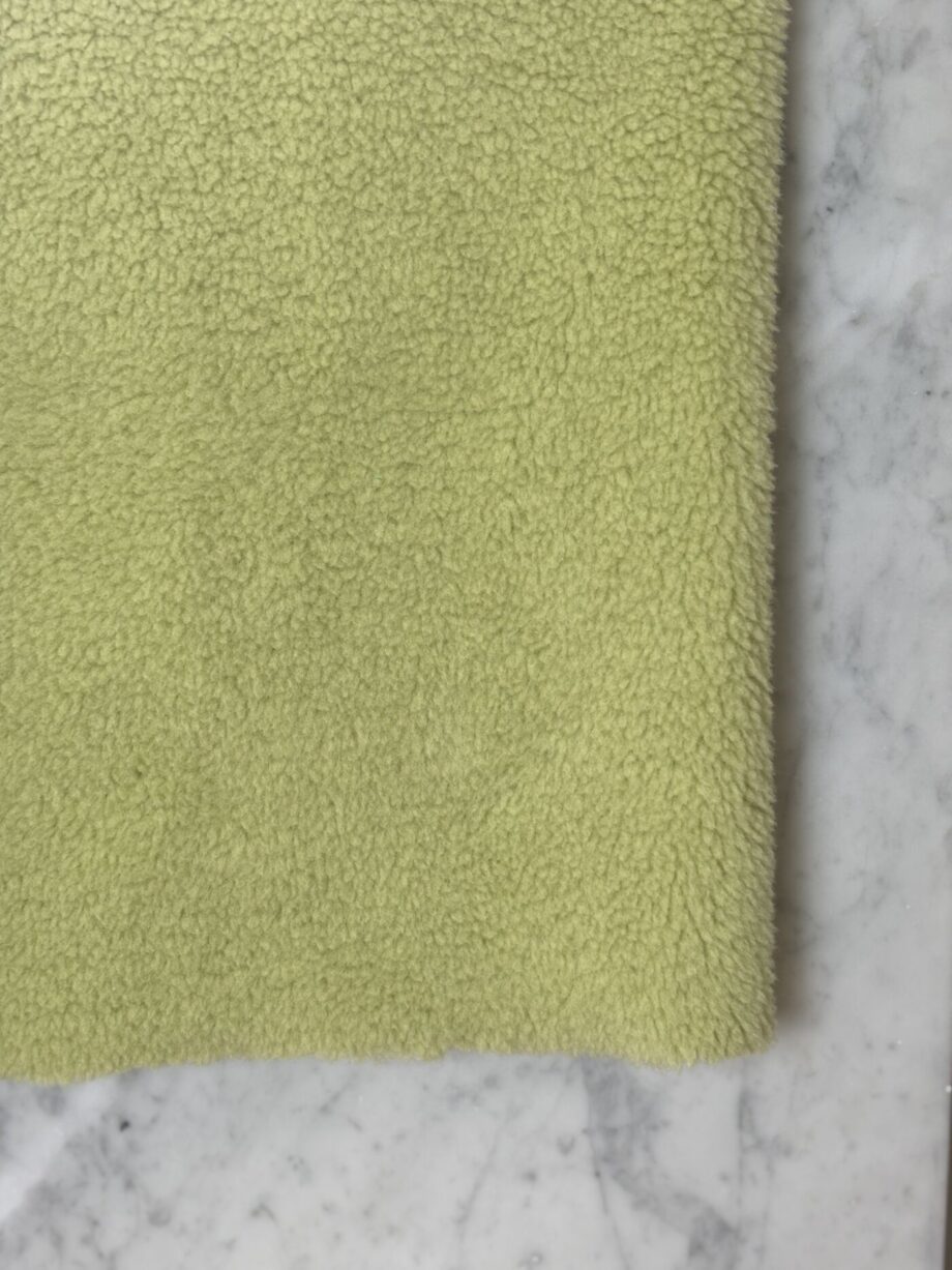 tissu sherpa effet mouton vert anis tissu au mètre nuances fabrics