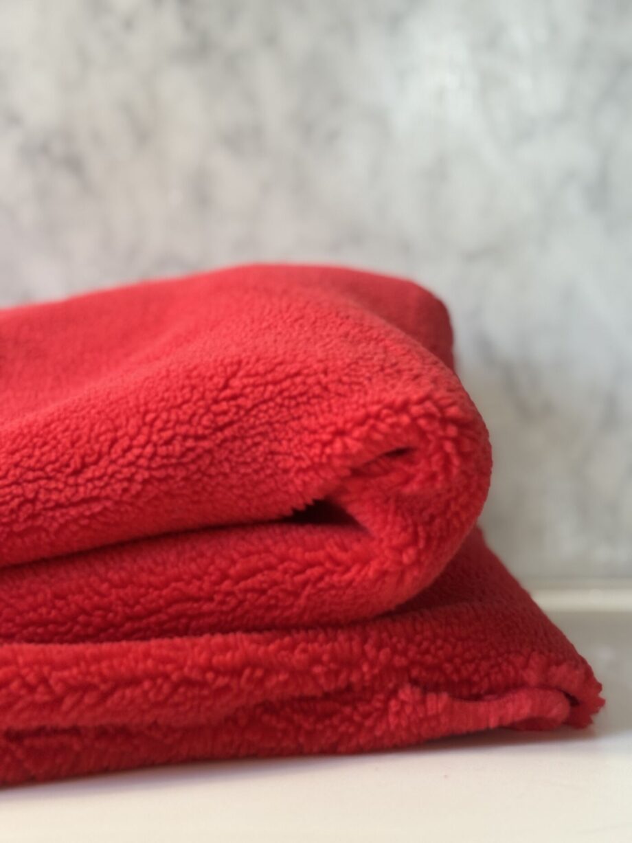 tissu sherpa effet mouton coloris fraise tissu au mètre nuances fabrics