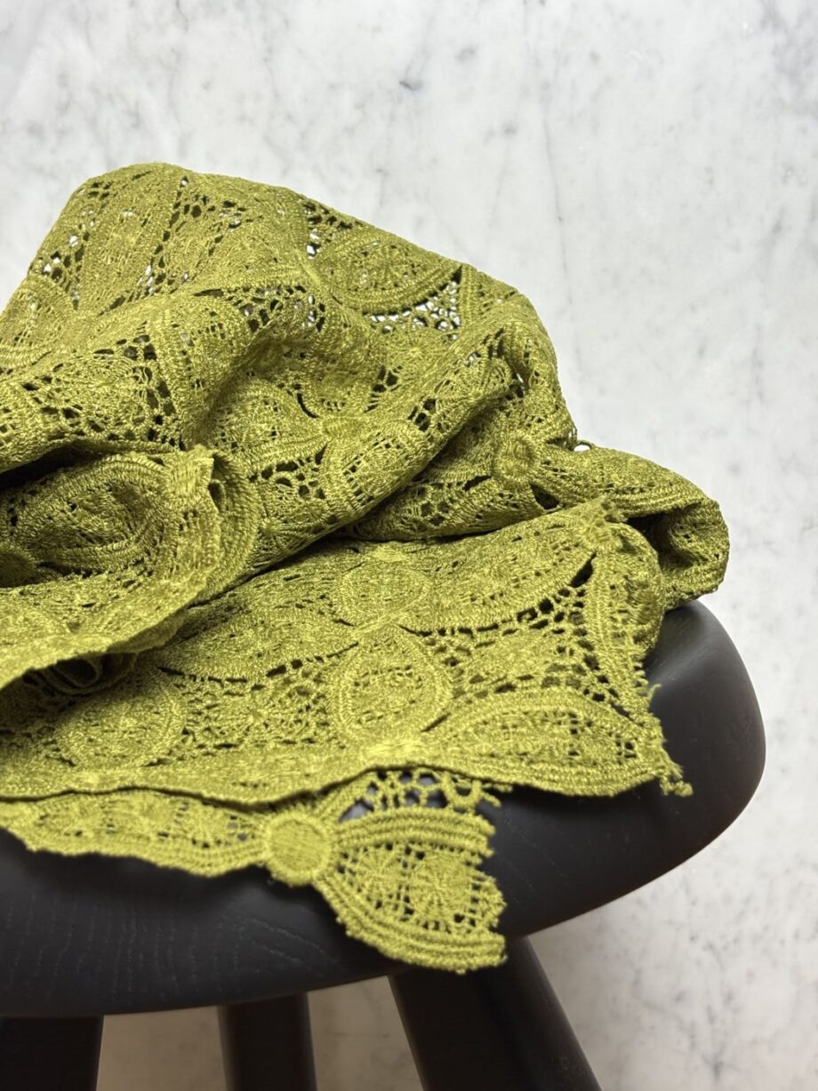 tissu dentelle guipure festonné kaki linda tissus au mètre nuances fabrics