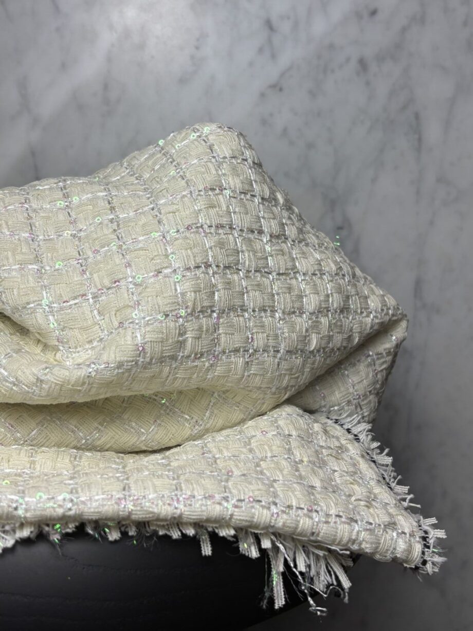 tissu tweed coloris off white dahlia tissus au mètre nuances fabrics