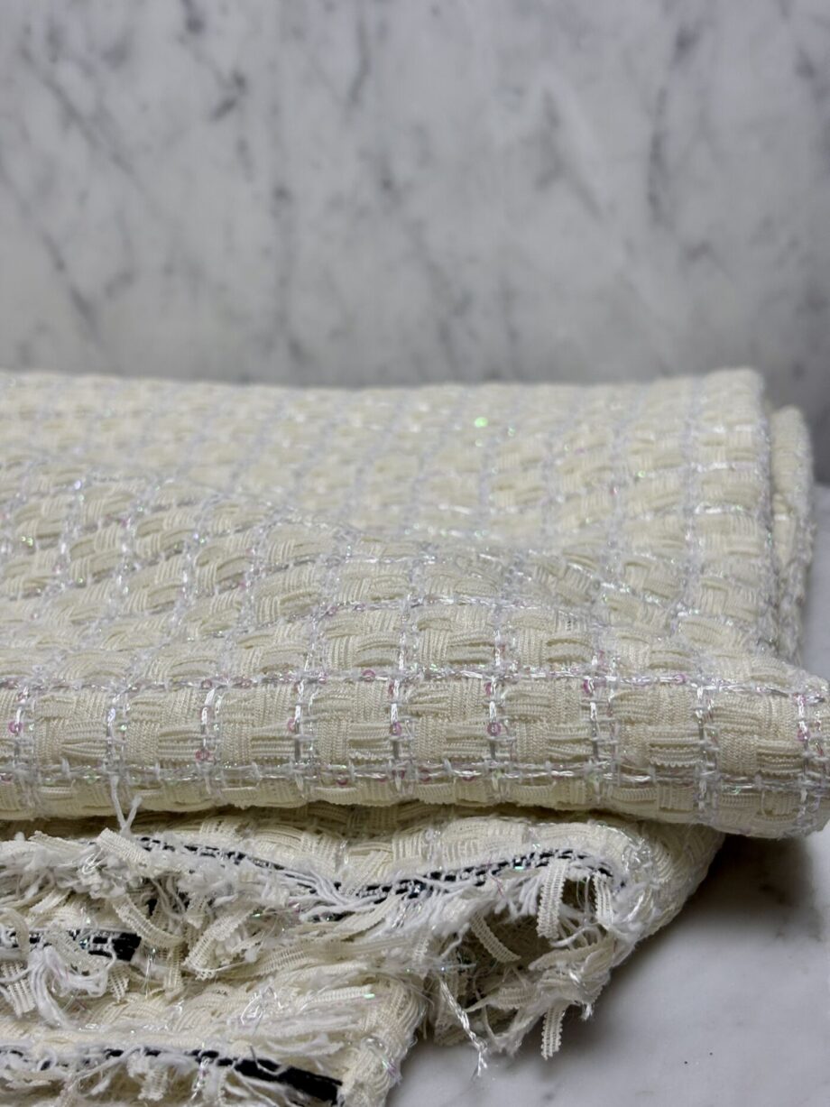 tissu tweed coloris off white dahlia tissus au mètre nuances fabrics