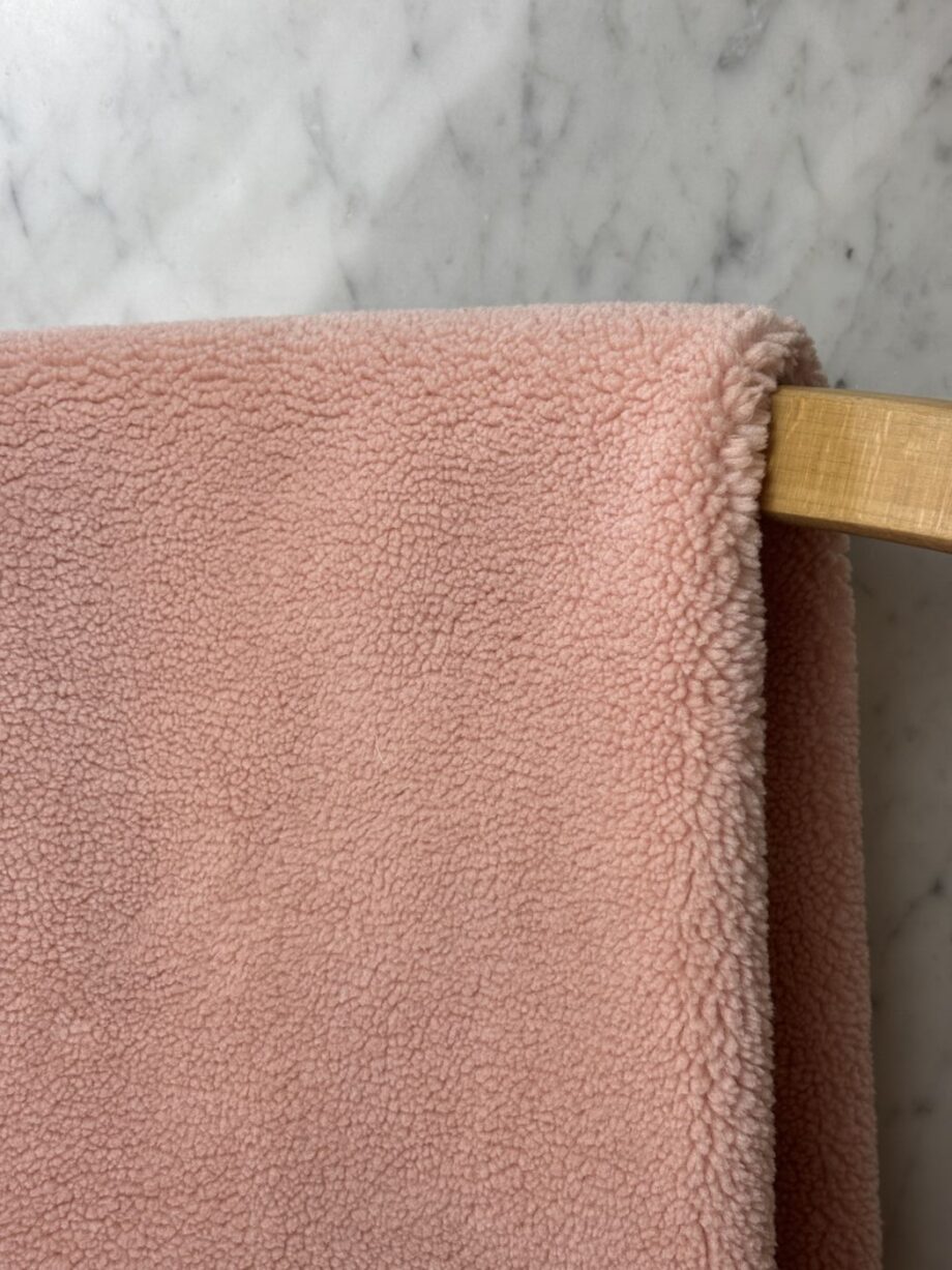 tissu céline sherpa effet mouton coloris dragée tissus au mètre nuances fabrics