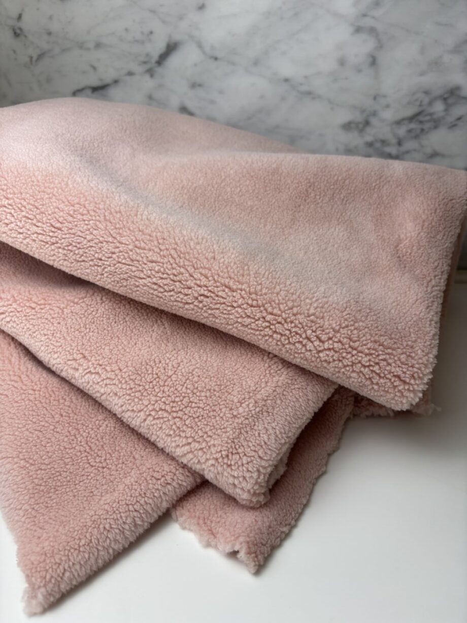 tissu céline sherpa effet mouton coloris dragée tissus au mètre nuances fabrics