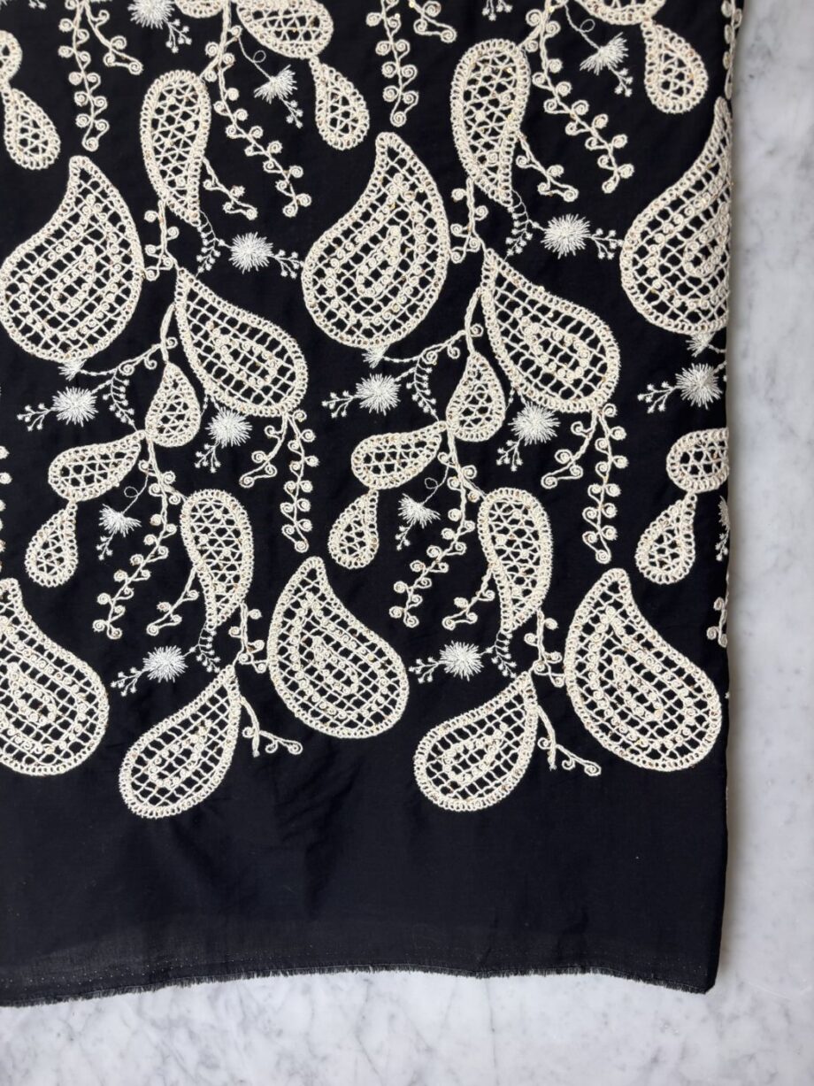 tissu broderie anglaise coton et guipure noir jess tissus au mètre nuances fabrics