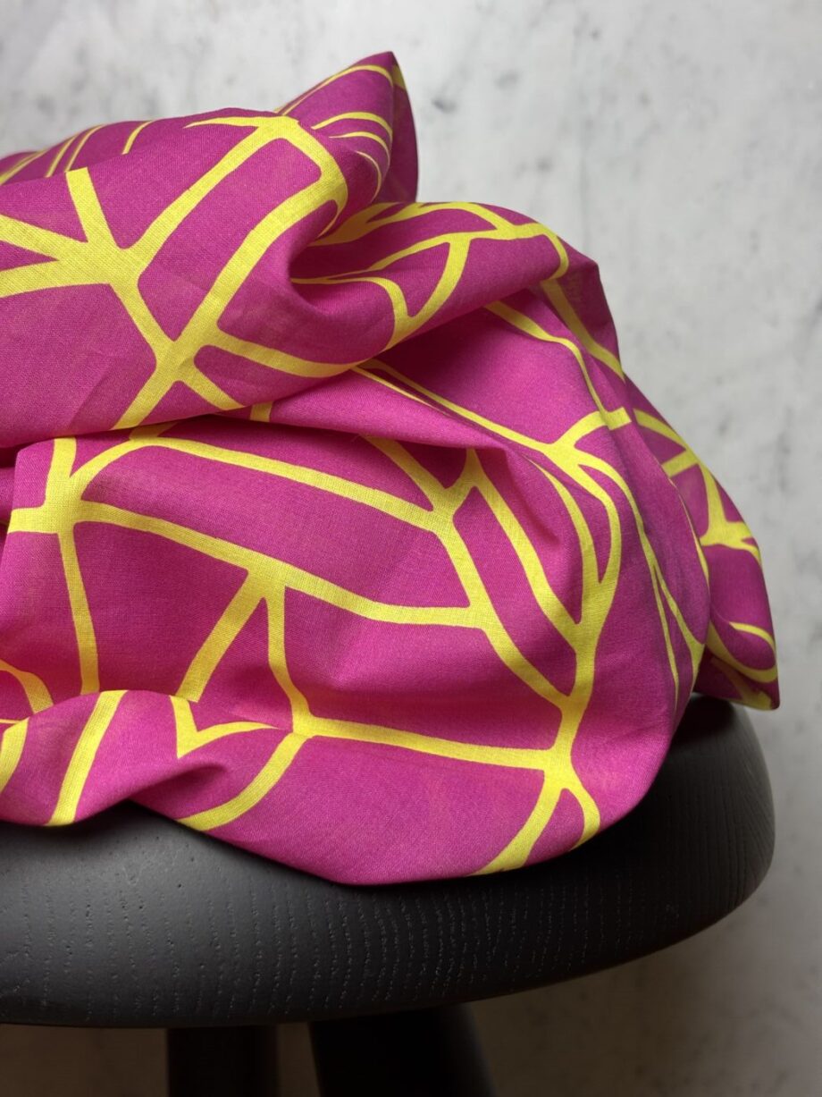 tissu imprimé voile de coton nerida hansen framboise ella tissus au mètre nuances fabrics