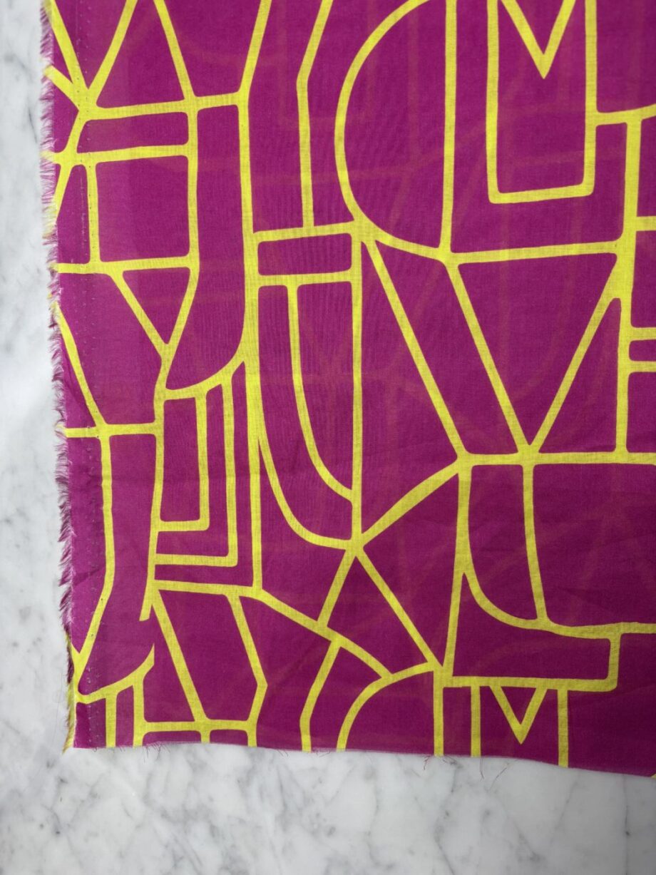 tissu imprimé voile de coton nerida hansen framboise ella tissus au mètre nuances fabrics
