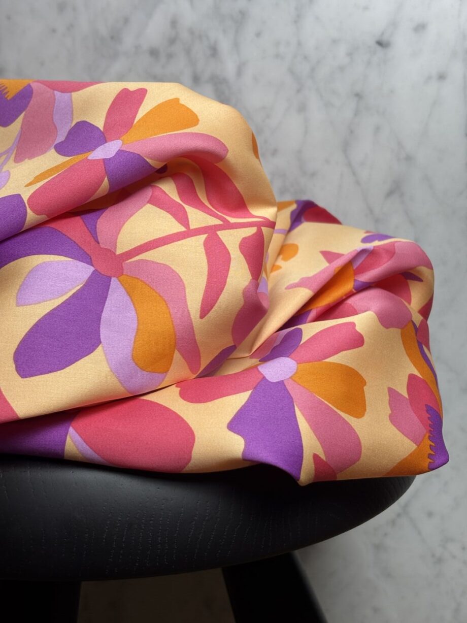 tissu imprimé satin de coton ava design nerida hensen tissus au mètre nuances fabrics