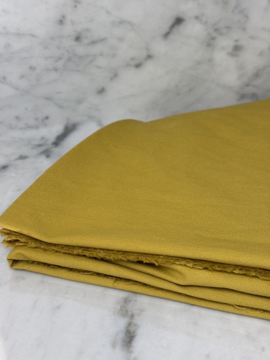tissu gabardine de coton et stretch uni ocre selina tissus au mètre nuances fabrics