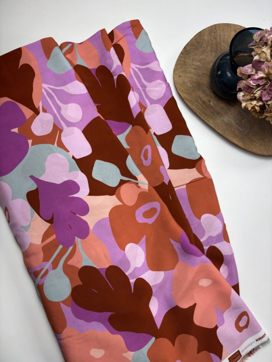 tissu imprime viscose lenzing ecovero design nerida hansen coloris brown tissus au mètre nuances fabrics