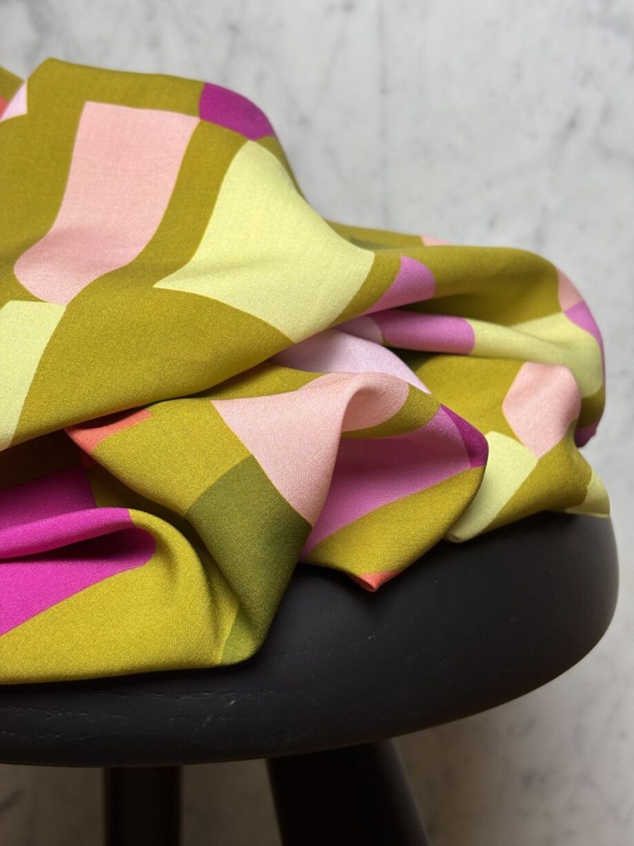 tissu imprimé nerida hansen viscose lenzing ecovero moss green tissus au mètre nuances fabrics