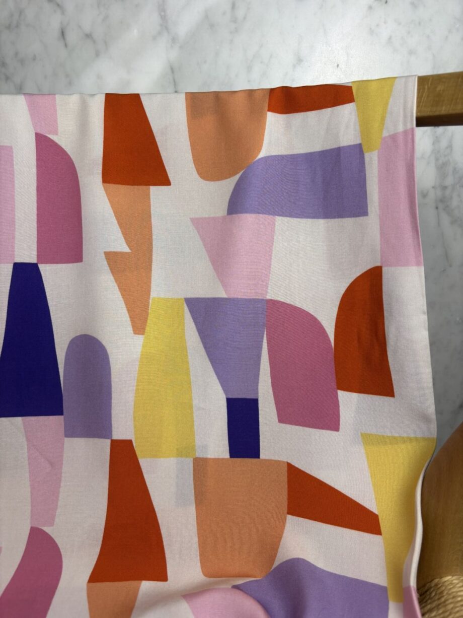 tissu imprimé nerida hansen viscose lenzing ecovero off white jaune tissus au mètre nuances fabrics