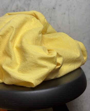 box coupon 2 mètres coton plumetis jaune tissus au mètre nuances fabrics