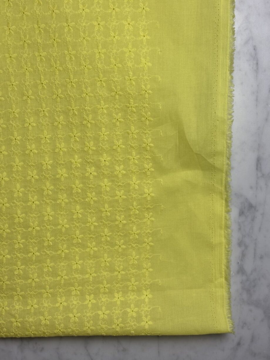 box coupon 2 mètres broderie anglaise jaune tissus au mètre nuances fabrics