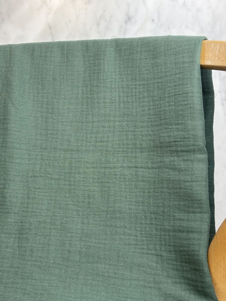 box coupon 2 mètres double gaze de coton vert mousse tissus au mètre nuances fabrics