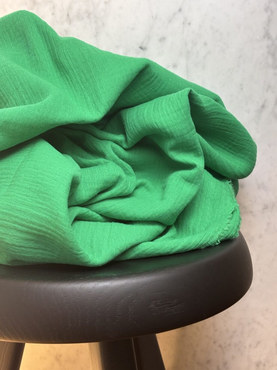 box coupon 2 mètres double gaze de coton vert vif tissus au mètre nuances fabrics