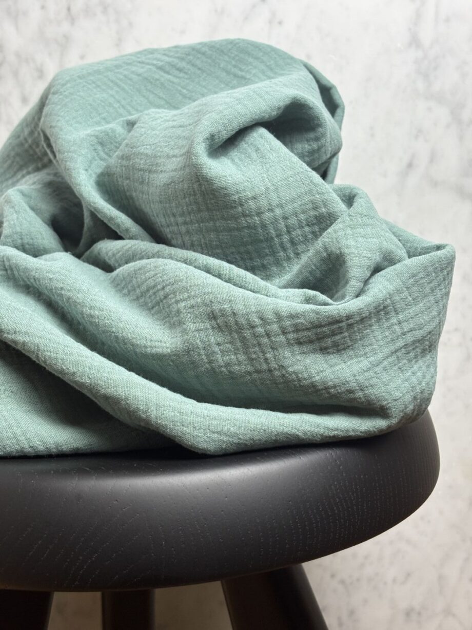box coupon 2 mètres double gaze de coton vert sauge tissus au mètre nuances fabrics