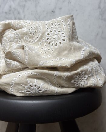 tissu broderie anglaise lin coton motif rosaces beige martha tissus au mètres nuances fabrics
