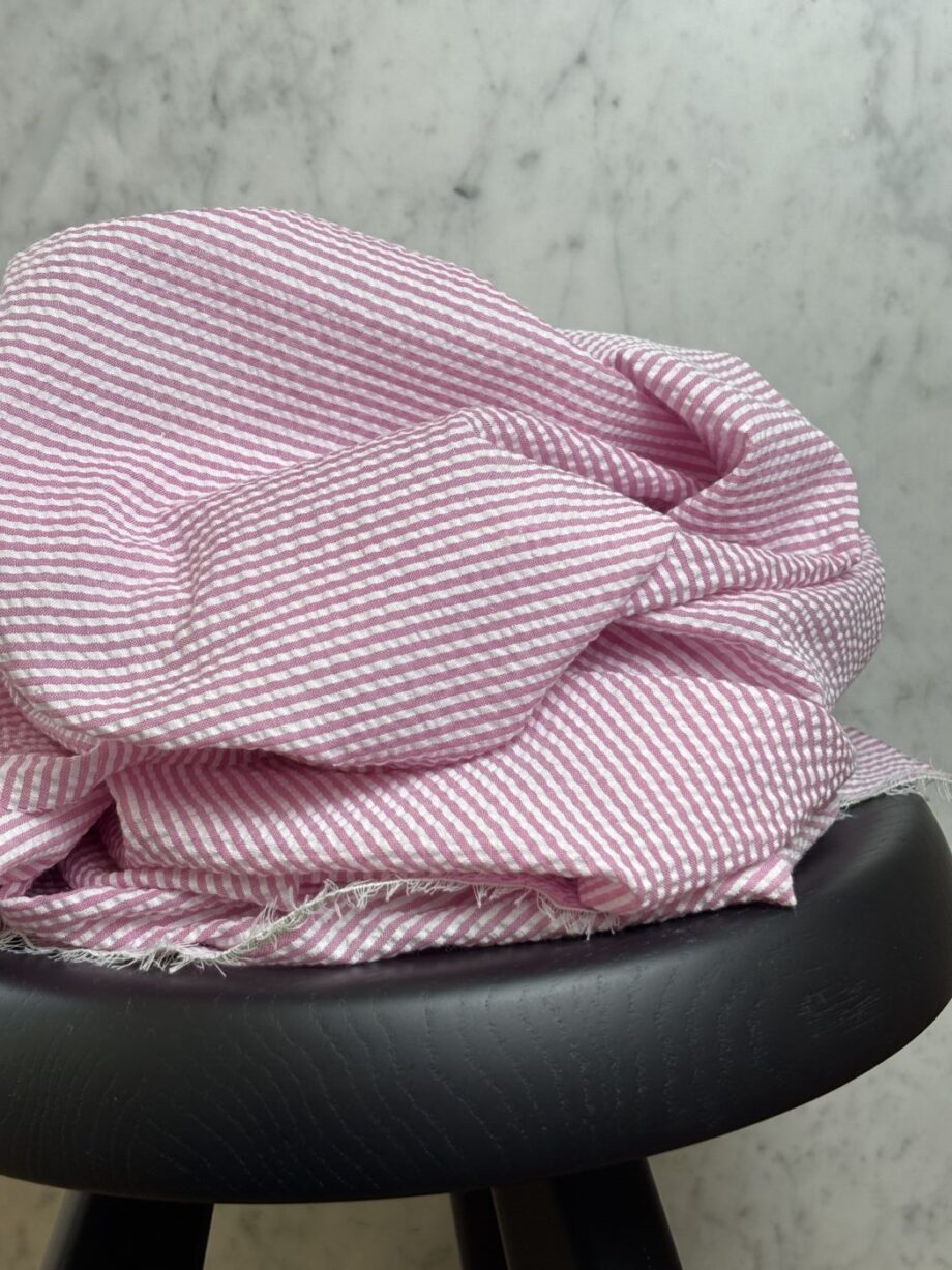 tissu coton seersucker à rayures rose victorine tissus au mètre nuances fabrics