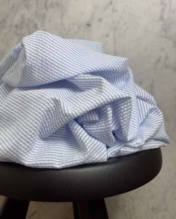 tissu coton seersucker à rayures bleu ciel victorine tissus au mètre nuances fabrics
