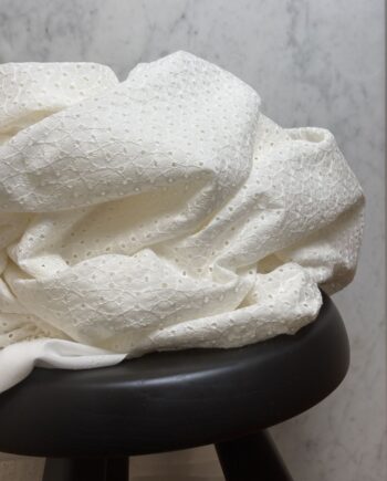 box coupon 3 mètres broderies anglaise white chelsea tissus au mètre nuances fabrics