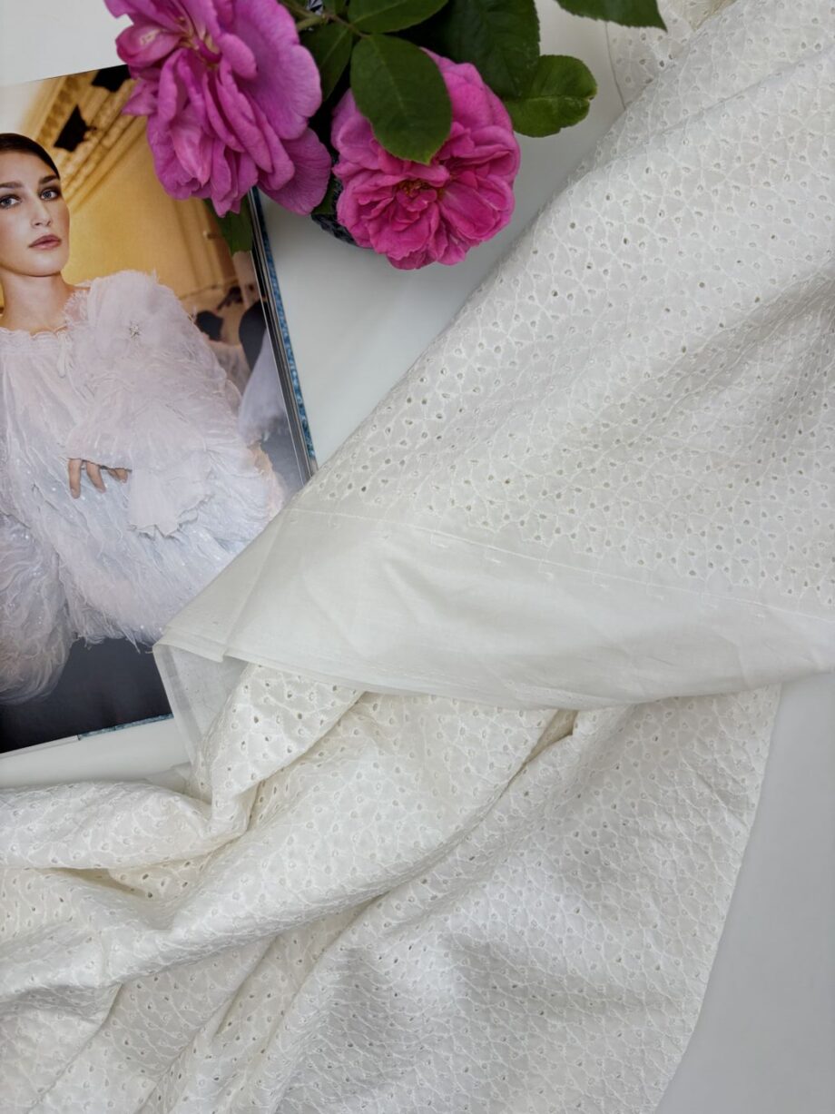 box coupon 3 mètres broderies anglaise white chelsea tissus au mètre nuances fabrics