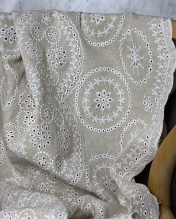 Tissu Broderie Anglaise Lin Et Coton Motif Rosaces Beige Martha Tissus Au Mètre Nuances Fanrics 3