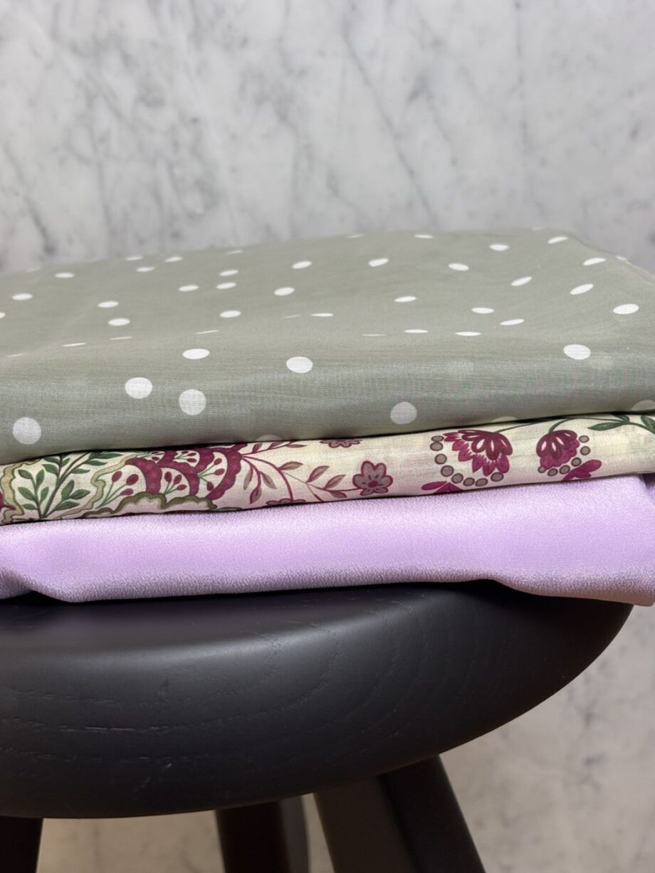 Tissu Coton Soie À Pois Écru Sur Fond Vert Amande Malïa Tissus Au Mètre Nuances Fabrics 4