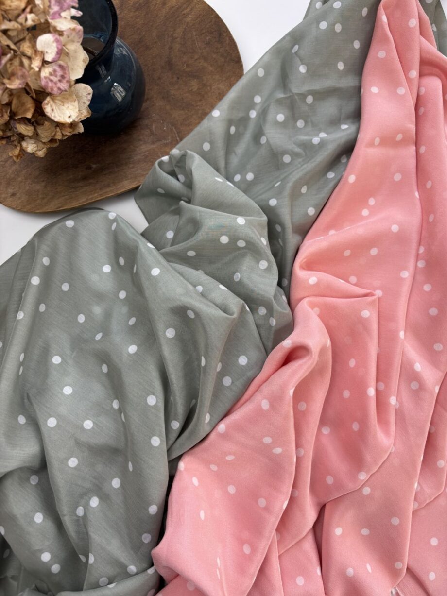 Tissu Coton Soie À Pois Écru Sur Fond Vert Amande Malïa Tissus Au Mètre Nuances Fabrics 6
