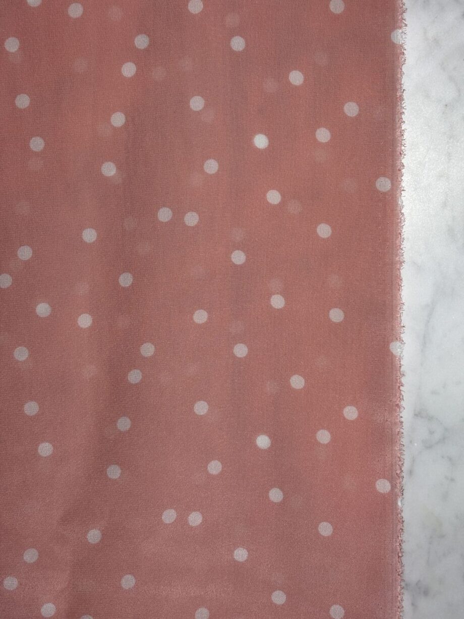Tissu Crêpe De Chine En Soie À Pois Écru Sur Fond Rose Naïs Tissus Au Mètre Nuances Fabrics 2