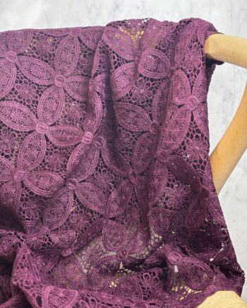 Tissu Dentelle Guipure Festonné Aubergine Linda Tissus Au Mètre Nuances Fabrics 3