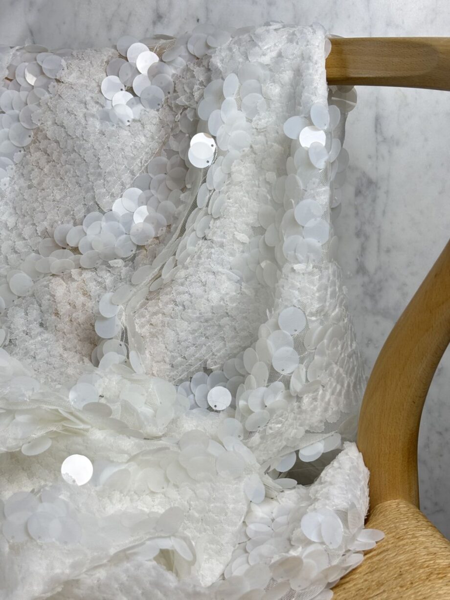 Tissu Sequins Sur Tulle Blanc Celeste Tissus Au Mètre Nuances Fabrics 2