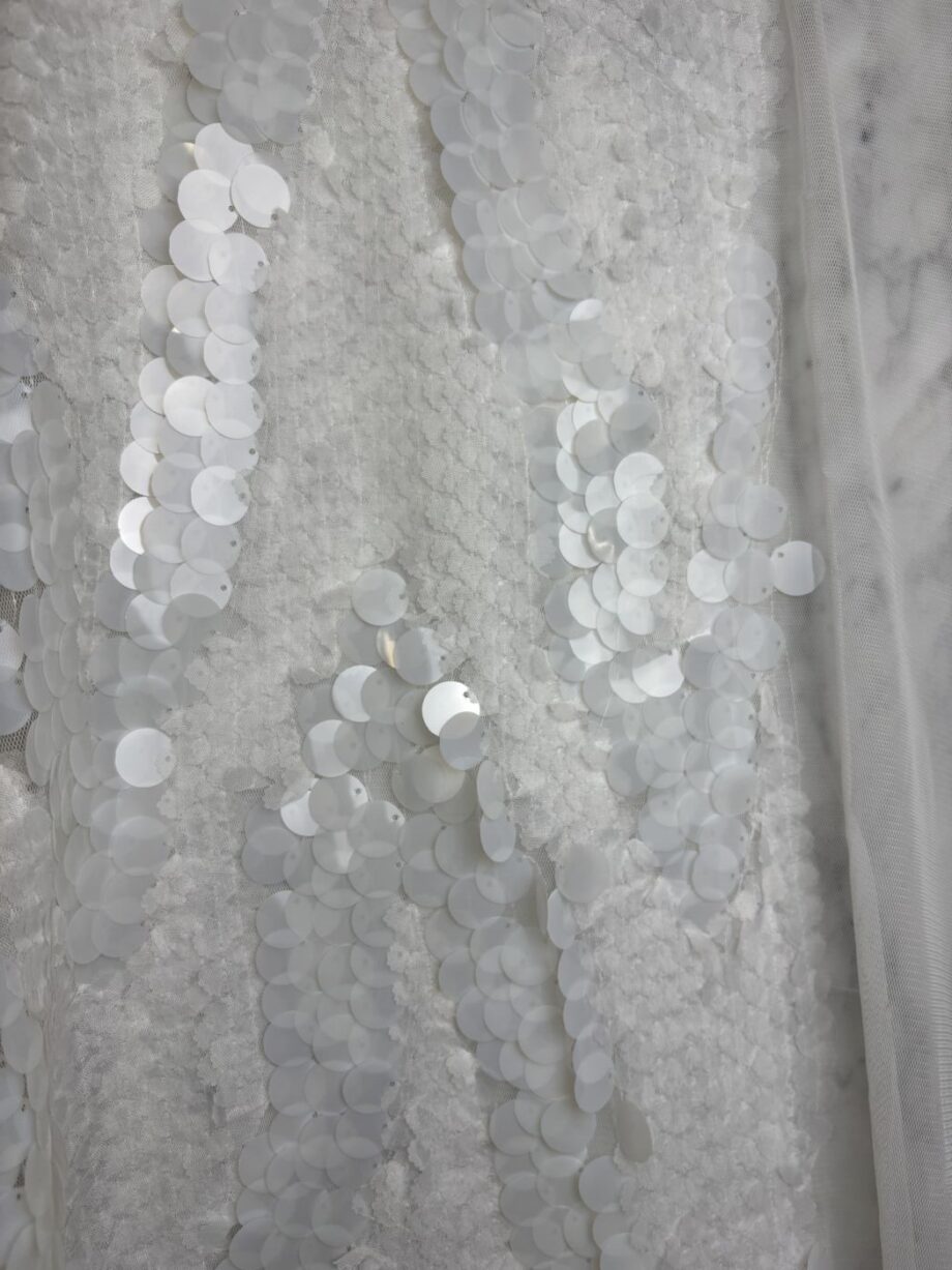 Tissu Sequins Sur Tulle Blanc Celeste Tissus Au Mètre Nuances Fabrics 4