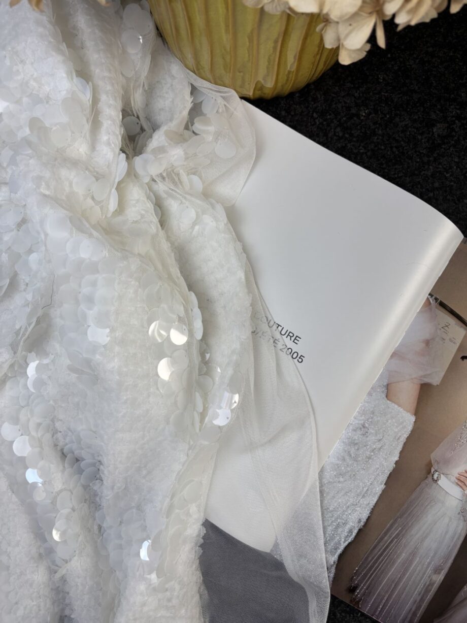 Tissu Sequins Sur Tulle Blanc Celeste Tissus Au Mètre Nuances Fabrics 6