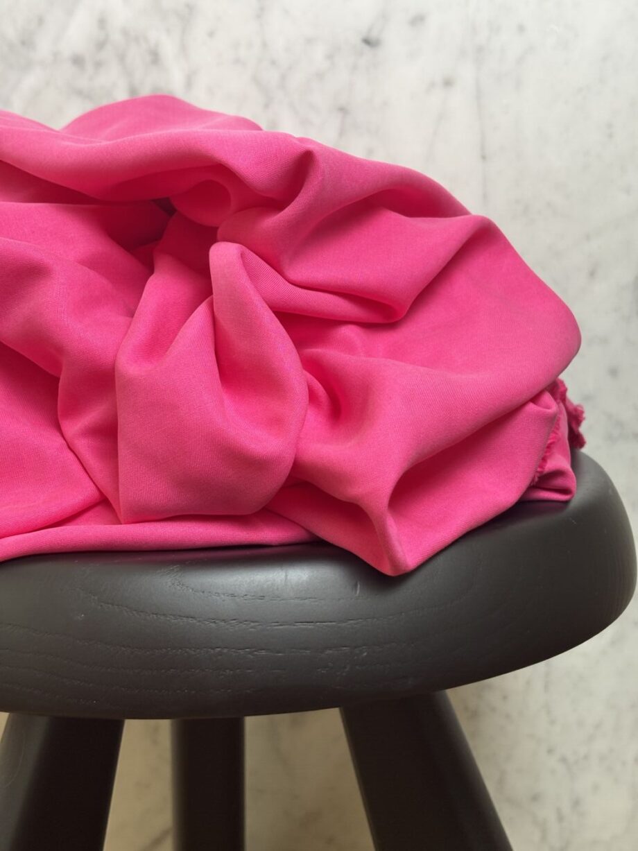 Tissu Lyocell Uni Rubis Sara Tissus Au Mètre Nuances Fabrics 1