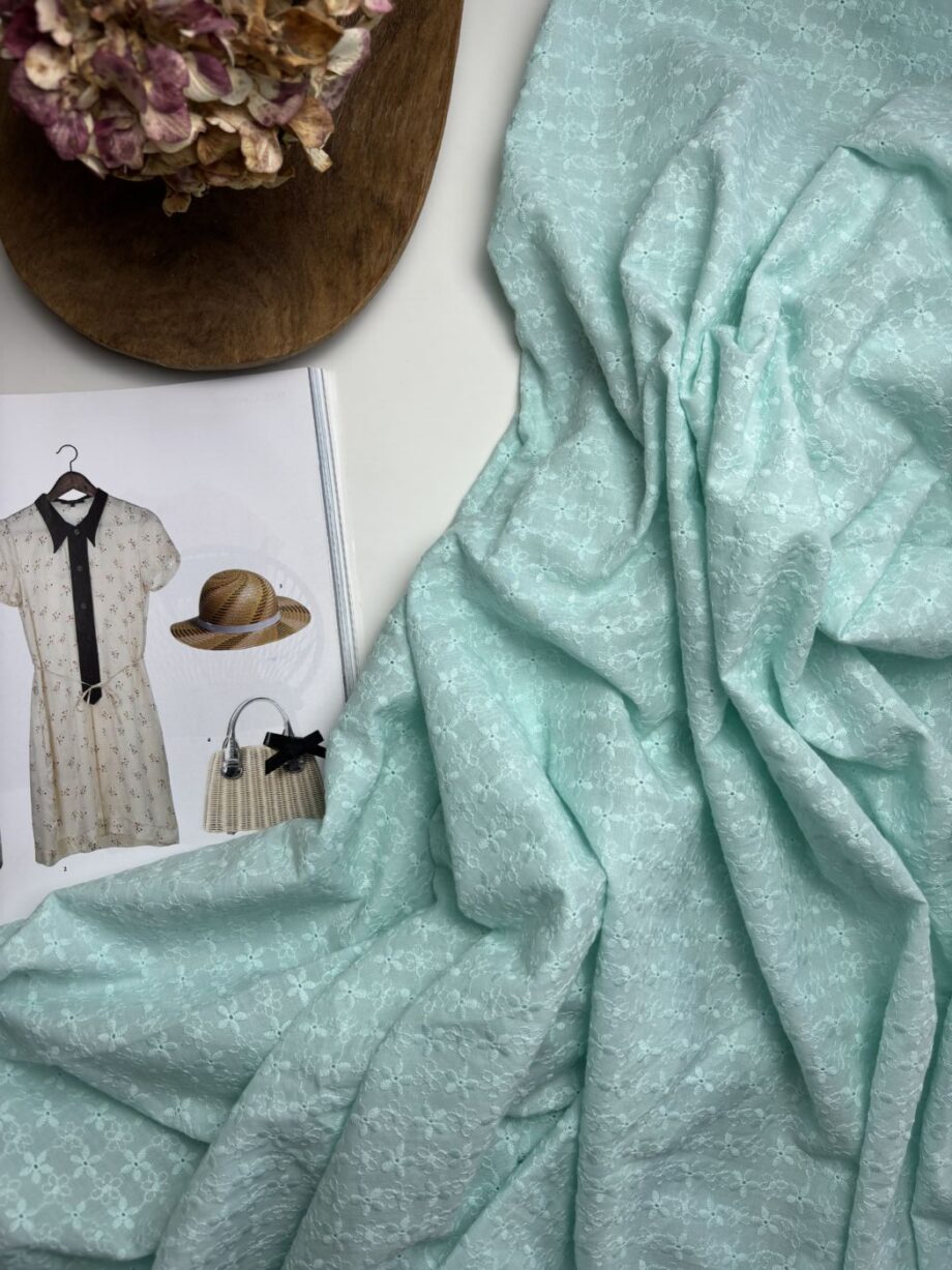 Box Coupon 2 Mètres Broderie Anglaise Tissus Au Mètres Nuances Fabrics 3