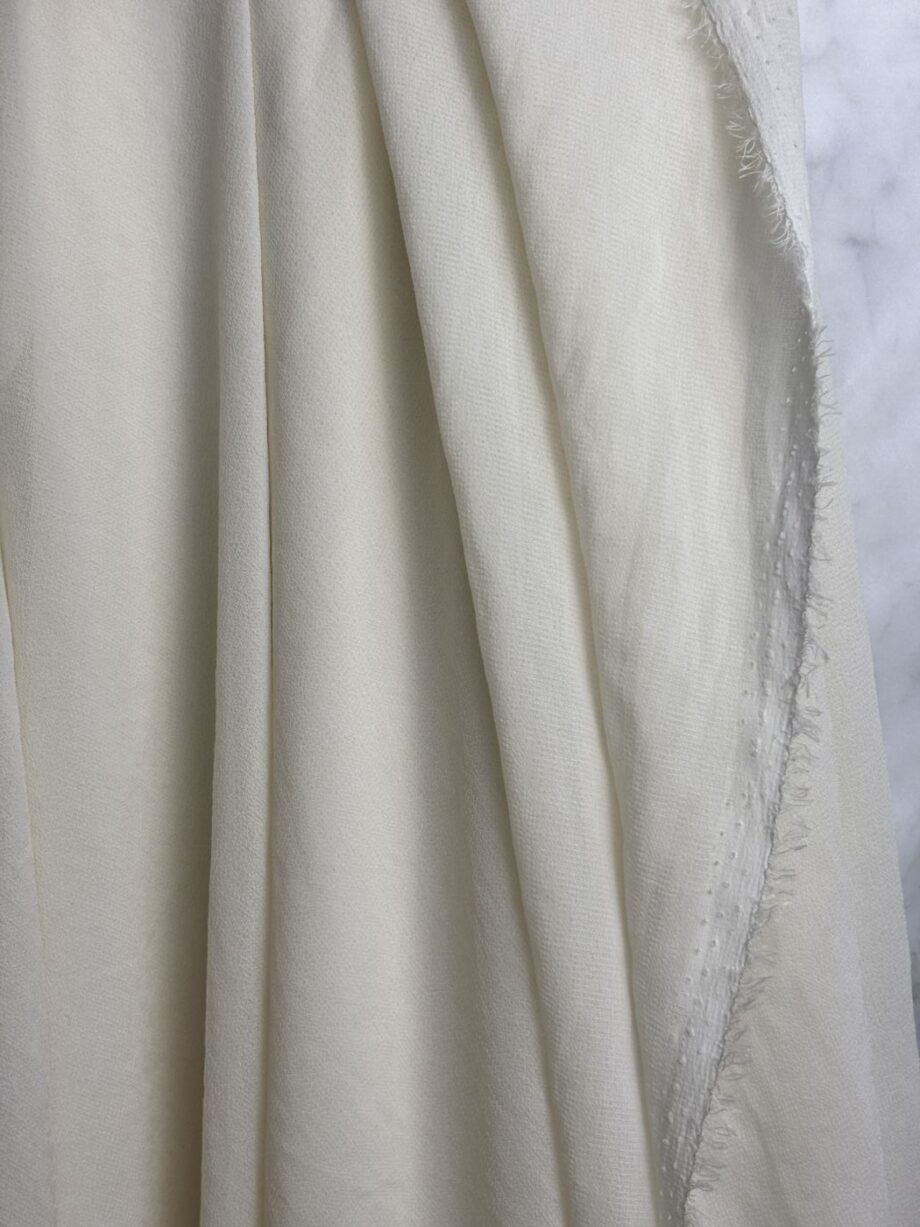 Tissu Adèle Crêpe De Polyester Ivoire Tissus Au Mètre Nuances Fabrics 3