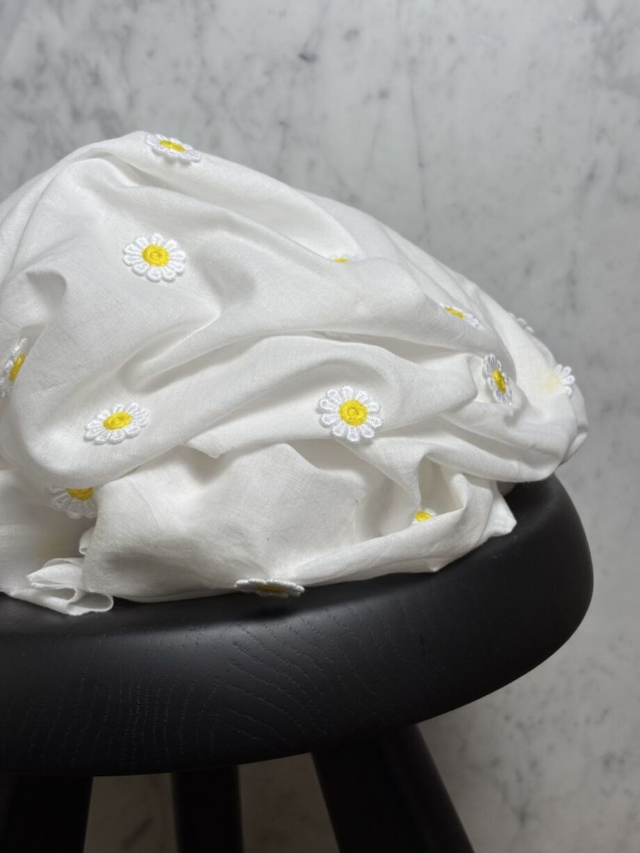 Tissu Coton Brodé Marguerite Daisy Tissus Au Mètre Nuances Fabrics 1