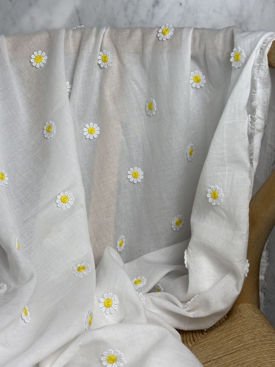 Tissu Coton Brodé Marguerite Daisy Tissus Au Mètre Nuances Fabrics 2