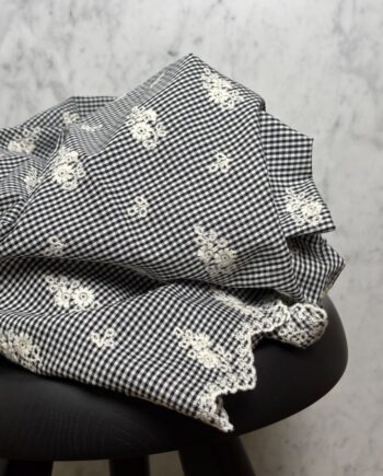 Tissu Coton Vichy Noir Et Blanc Brodé Laslie Tissus Au Mètre Nuances Fabrics 1