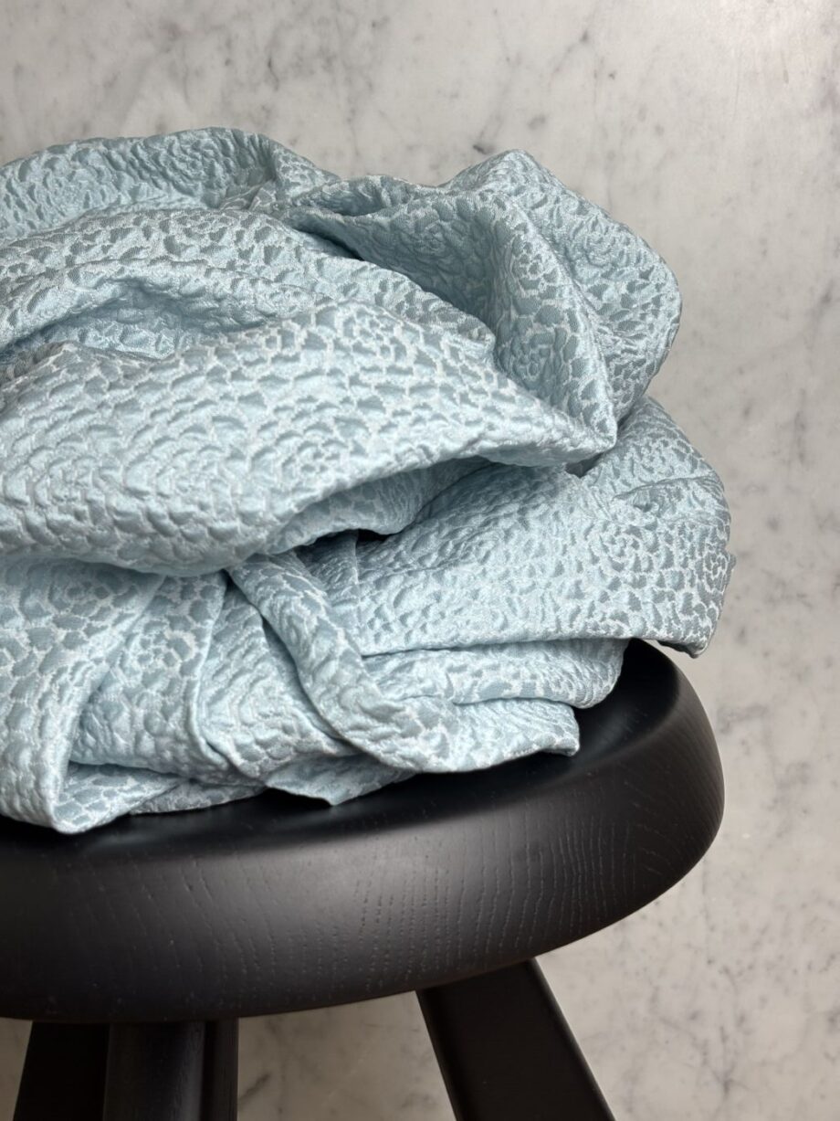Tissu Elena Jacquard Bleu Ciel Tissus Au Mètre Nuances Fabrics 1
