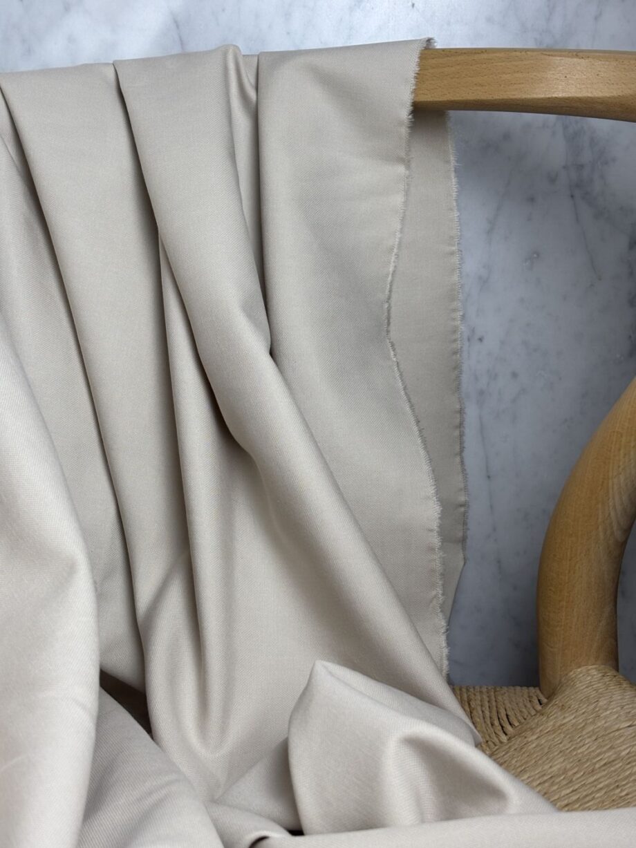 Tissu Gabardine Coton Lyocell Uni Beige Betty Tissus Au Mètre Nuances Fabrics 2