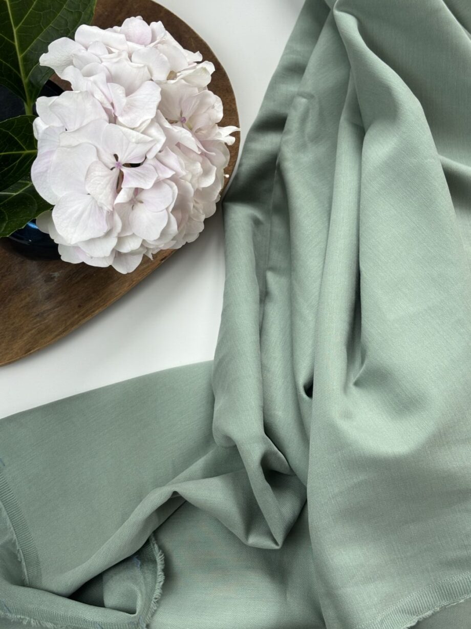 Tissu Gabardine Coton Lyocell Uni Vert Betty Tissus Au Mètre Nuances Fabrics 3