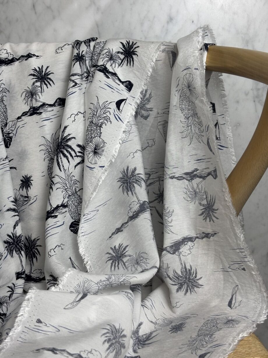 Tissu Hawaï Imprimé Viscose Et Coton Fond Blanc Tissus Au Mètre Nuances Fabrics 1