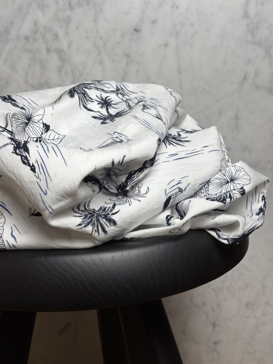 Tissu Hawaï Imprimé Viscose Et Coton Fond Blanc Tissus Au Mètre Nuances Fabrics 2