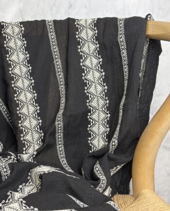Tissu Margaret Broderie Anglaise Coton Chambray Noir Tissus Au Mètre Nuances Fabrics 3