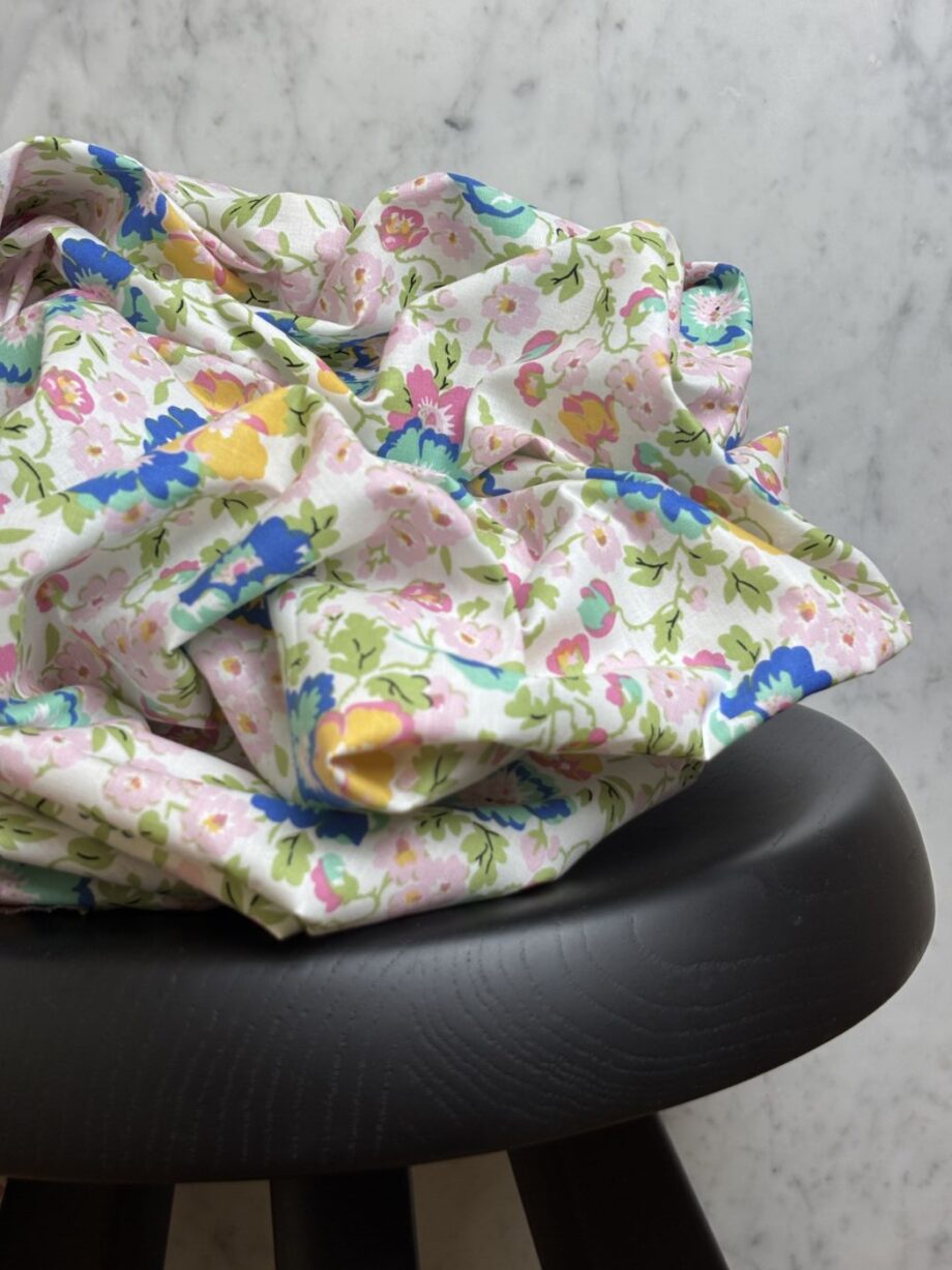 Tissu Popeline De Coton Imprimé Floral Flavia Bleu Tissus Au Mètre Nuances Fabrics 1
